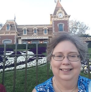 Meet your Posher, Debra